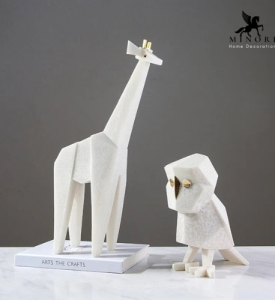 Hươu cao cổ trắng (cái)