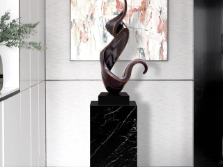 Một bức tượng decor, một dấu ấn cá nhân, biến không gian thành nghệ thuật sống.