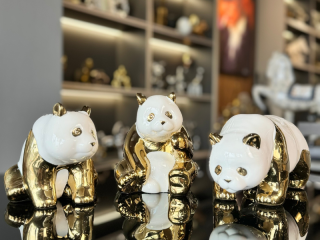 Tượng gấu decor được người dùng ưa chuộng trong việc trang trí không gian sống của mình